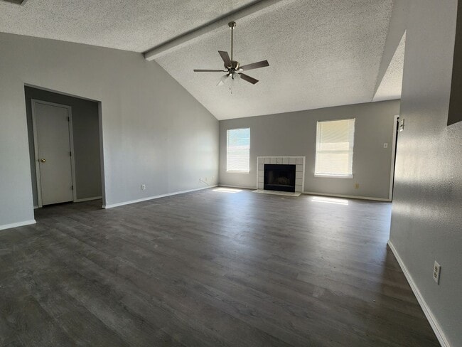 Building Photo - 3-Bedroom Home Near Goodfellow Airforce Ba...