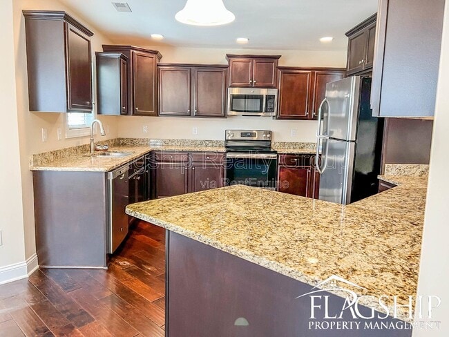 Building Photo - 118 Quail Hollow Dr