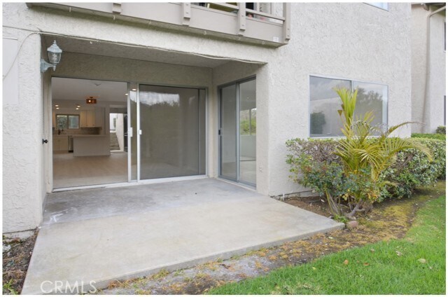 Building Photo - 31402 W Nine Dr