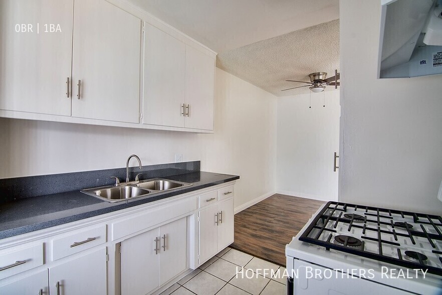 Building Photo - 8330 Willis Ave