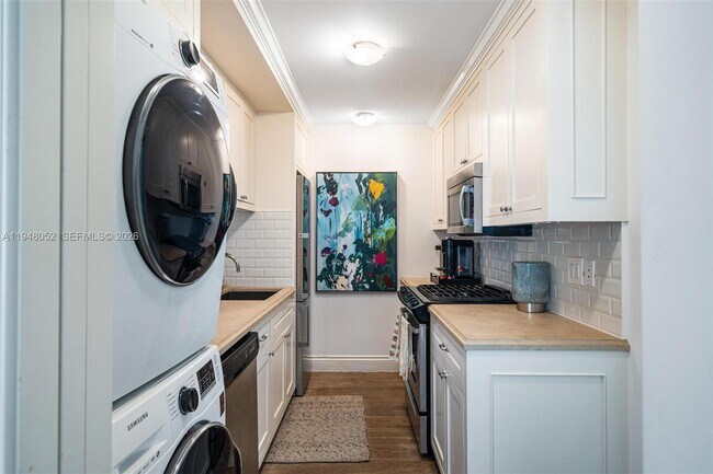 Building Photo - 1130 Venetian Way