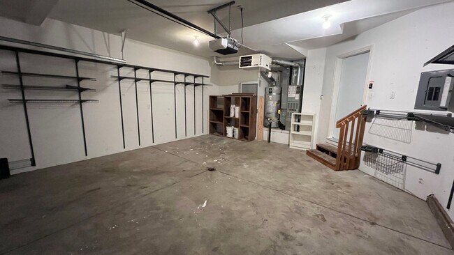 Building Photo - 3 Bed, 2.5 Bath - Beautiful Mountain Views - Close to JBER!