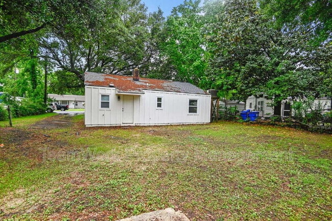 Building Photo - 3120 Matipan Ave