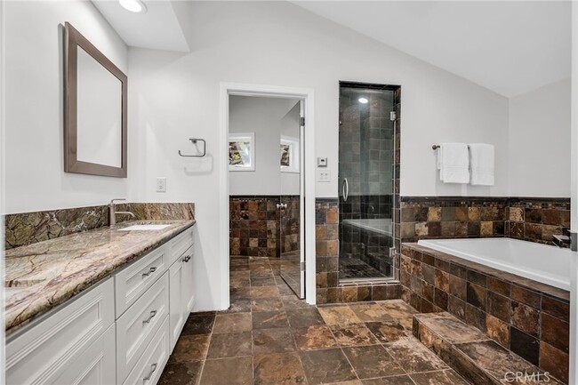 Building Photo - 2417 Sunnyside Ridge Rd