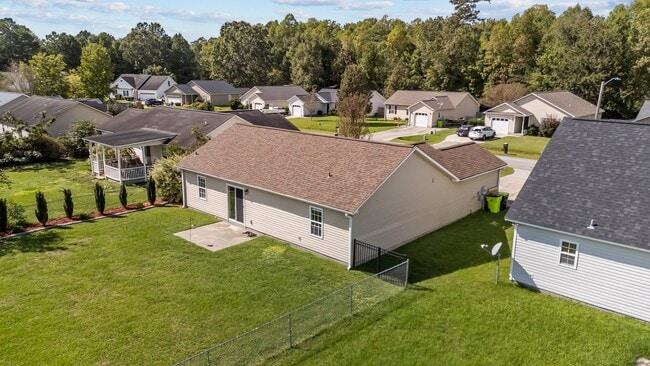 Building Photo - 131 Oakley Dr