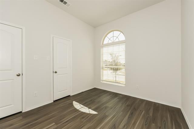 Building Photo - 1814 Jasmine Dr