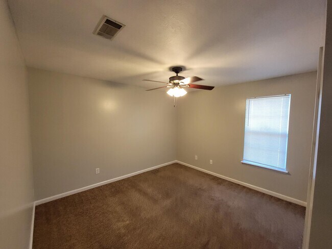 Building Photo - 1500 Cedar Hill Trail