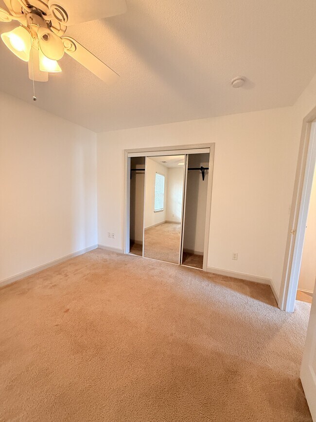 Building Photo - 817 15th St