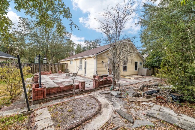 Building Photo - 2114 NW 52nd Pl