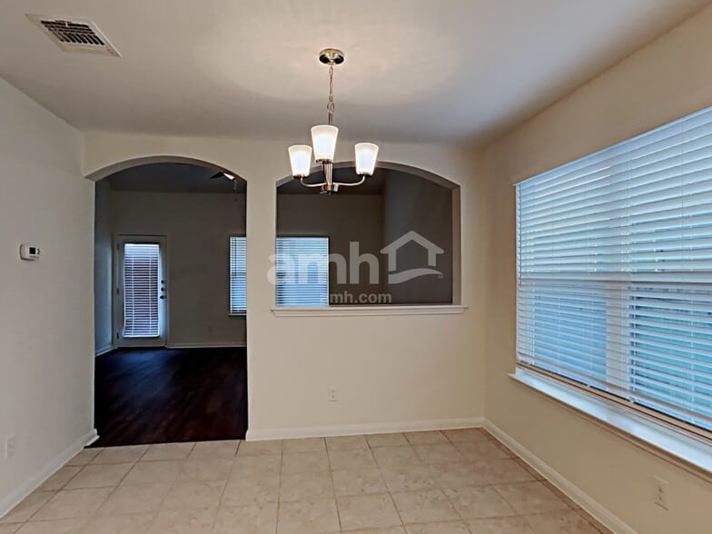 Building Photo - 1038 Lauren St