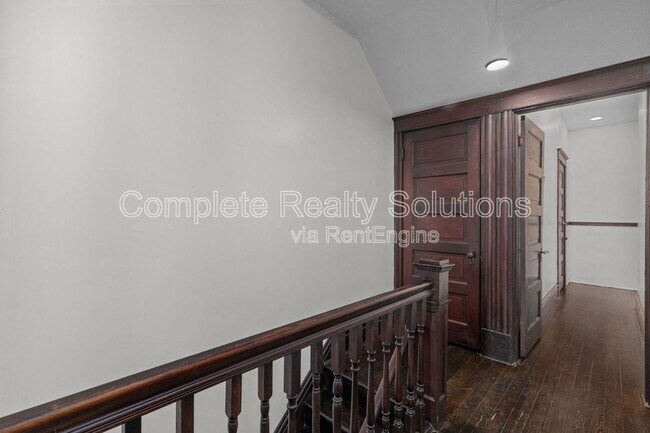 Building Photo - 2042 Russell Blvd