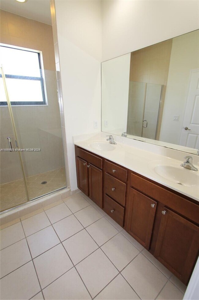 Building Photo - 8815 NW 102nd Ct