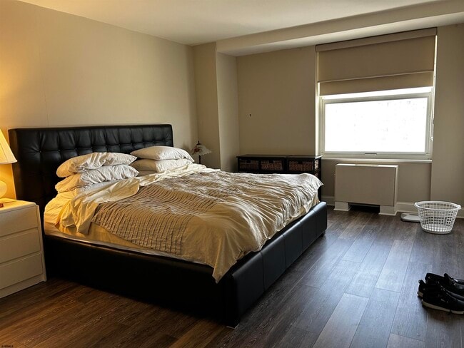 Building Photo - 101 S Plaza Pl