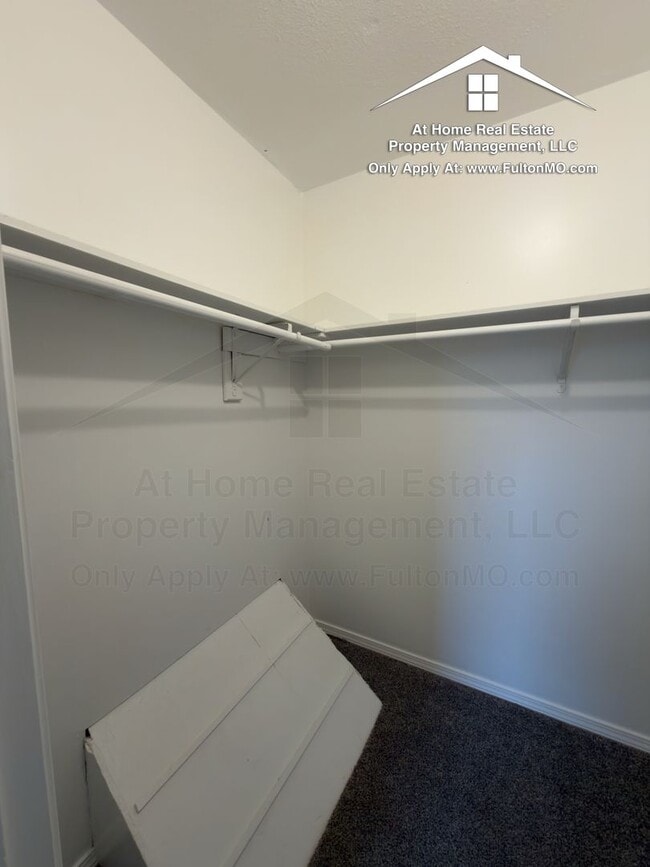 Building Photo - 1822 Springdale Ct