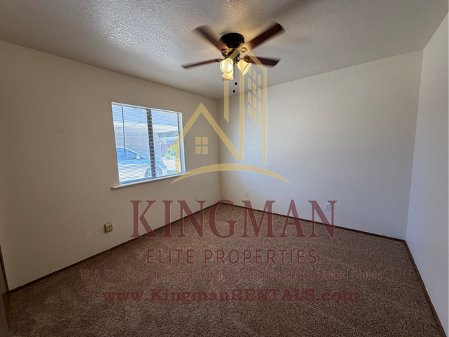 Building Photo - 3 Bedroom / 2 Bath Home with Courtyard Entry, Fireplace & Spacious Backyard