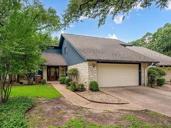 Building Photo - 8606 Mesa Dr