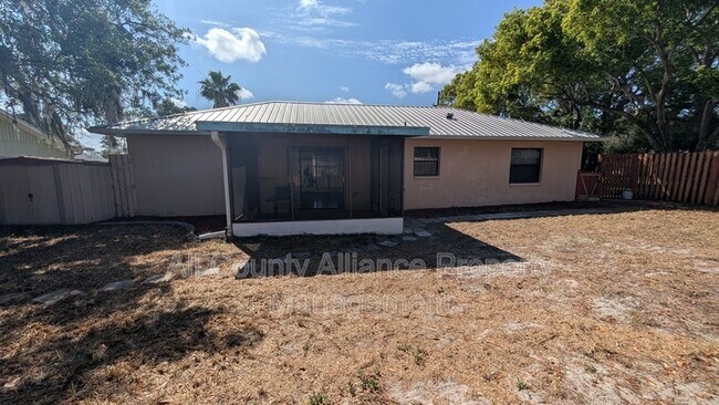 Building Photo - 3441 Thunderbird Ave