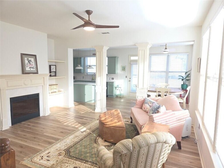 Building Photo - 2281 Attewood Dr