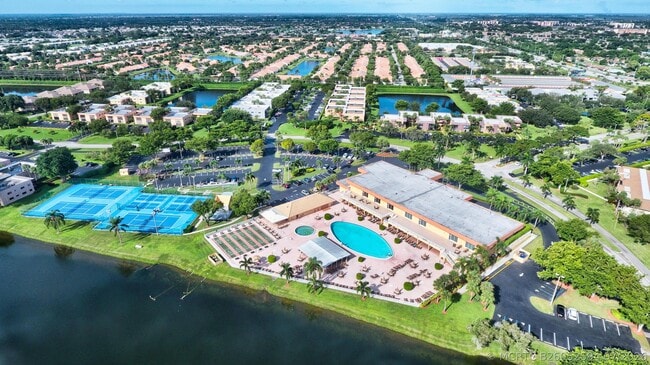 Building Photo - 15235 Lakes of Delray Blvd
