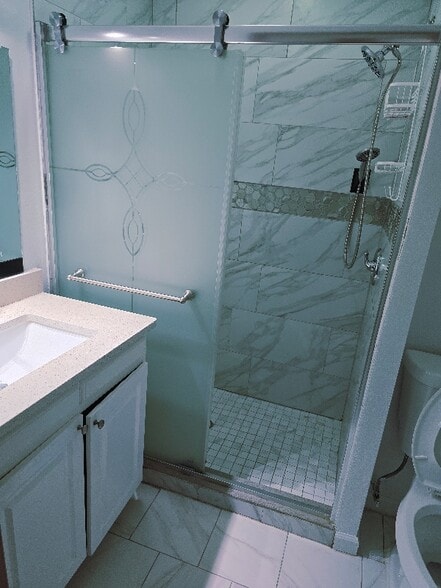 Building Photo - 3212 E Henry Ave