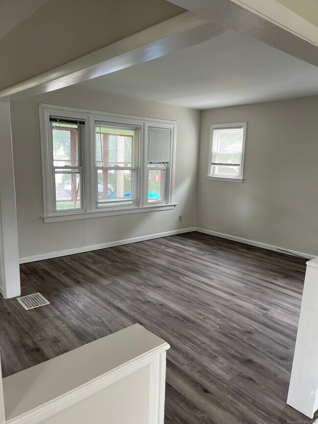 Building Photo - 7 Southard Ct