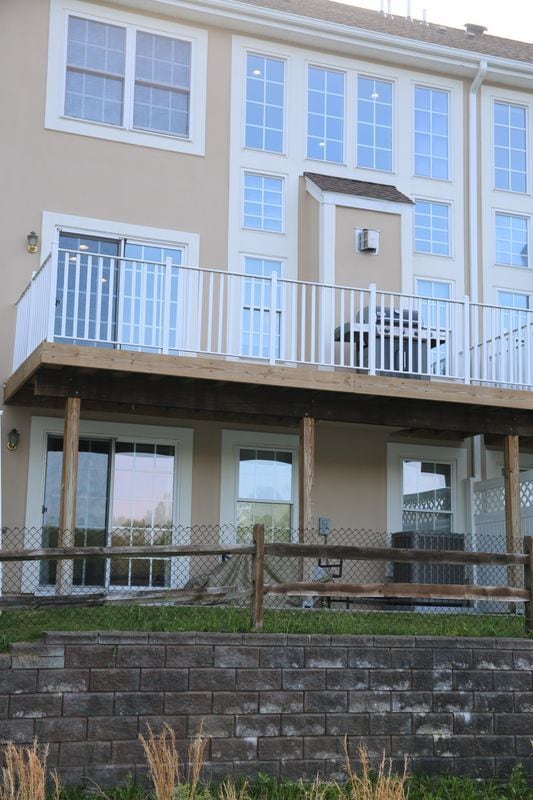 Building Photo - 18 Rosewood Ct