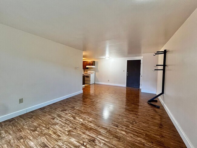 Building Photo - Mathews634 (KC-JF-NB)