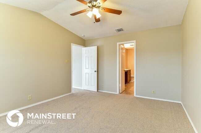 Building Photo - 8405 Maple Ridge Dr