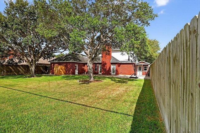 Building Photo - 8114 Etienne Dr