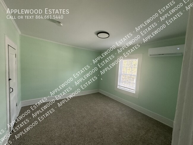 Building Photo - 105 Cabin St