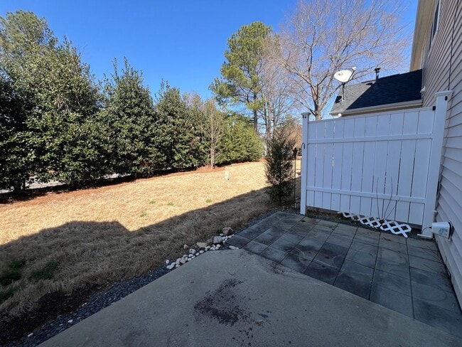 Building Photo - **OFFERING WAIVED APPLICATION FEES & $100 ...