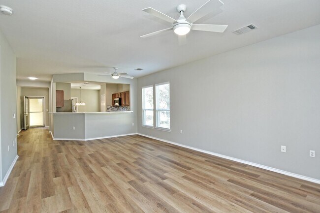 Building Photo - 313 Essex Ln