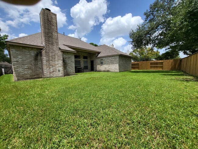 Building Photo - 15411 Tysor Park Ln