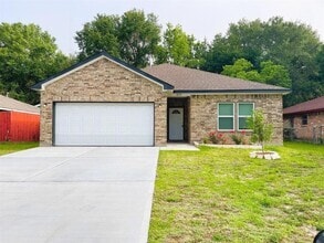 Building Photo - 2150 Mosher Ln
