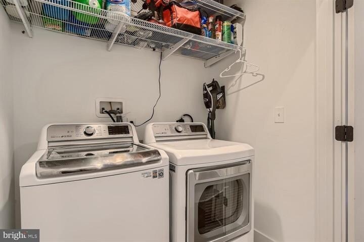 Building Photo - 524 E Fort Ave