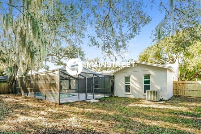 Building Photo - 4 Bedroom Pet-Friendly Home in Valrico, FL with Main Street Renewal