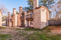 Building Photo - 2521 Crosstimbers St