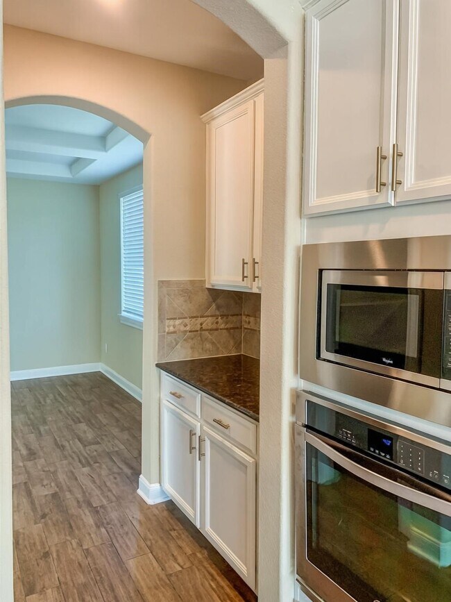 Building Photo - 3614 Bonnie Bend Dr