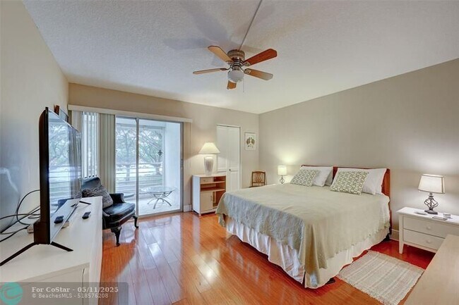 Building Photo - 2102 Lucaya Bend