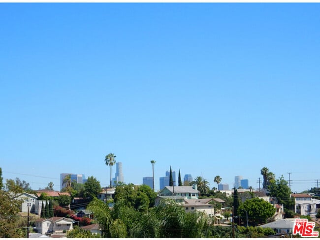 Building Photo - 705 N Dillon St