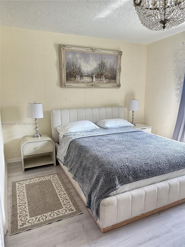 Building Photo - 1935 Arthur St