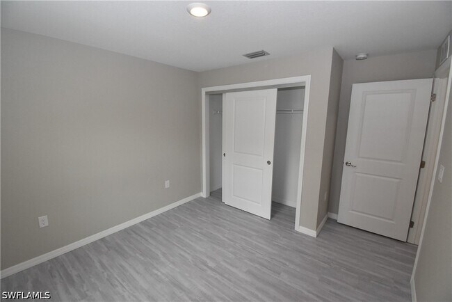 Building Photo - 1544 Waldorf Dr
