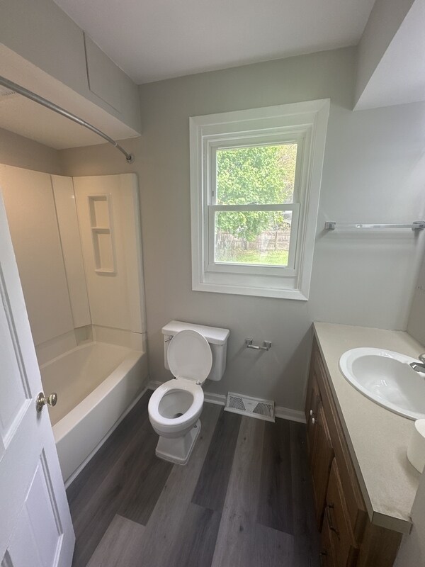 Building Photo - 3155 W 84th St