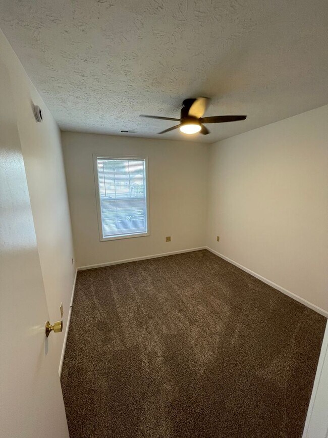Building Photo - 3616-3618 Thornhill-STEWARDSHIP
