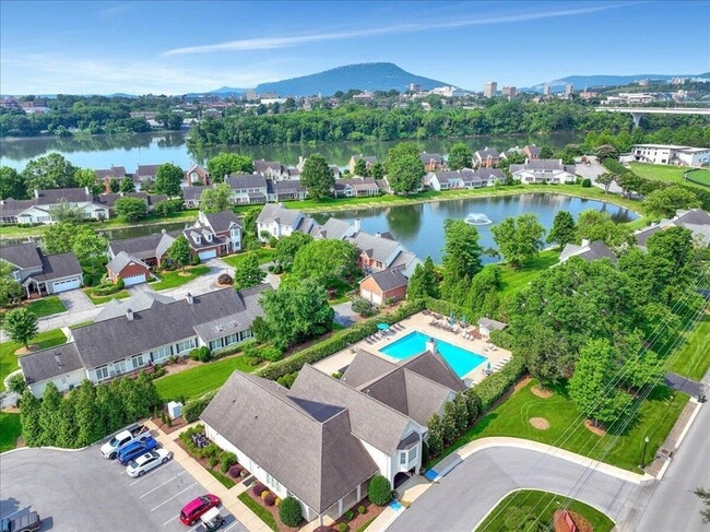 Building Photo - 1284 Heritage Landing Dr