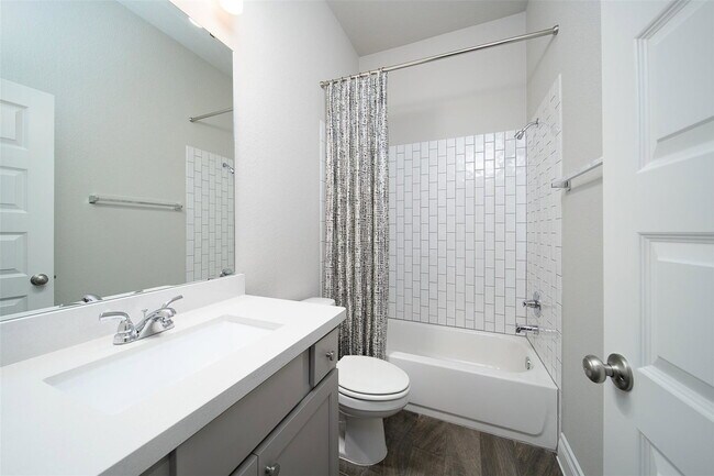 Building Photo - Azalea Crossing Court, Sienna, TX 77459 - 4 BR 3 BA single-family home