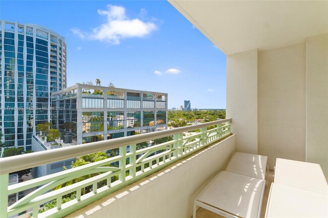 Building Photo - 3350 SW 27th Ave