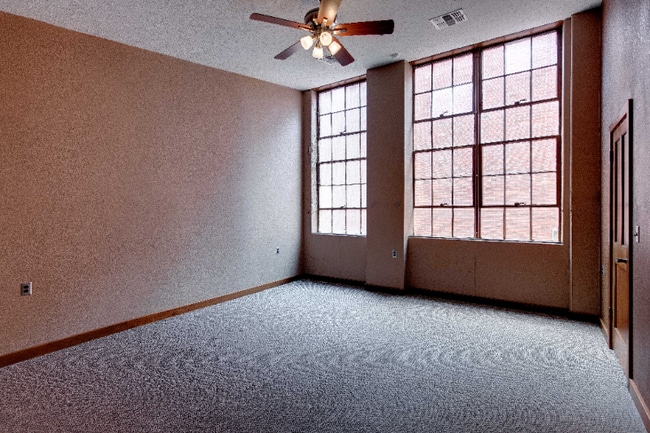 Building Photo - 134 S Santa Fe Ave