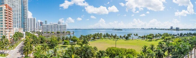 Building Photo - 2000 N Bayshore Dr