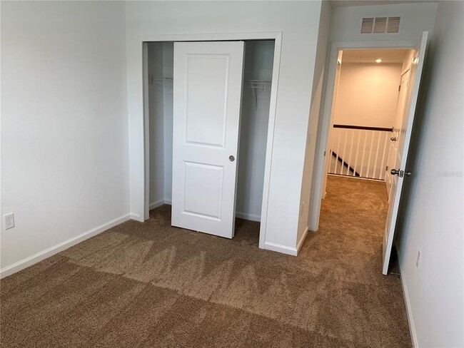 Building Photo - 9828 Walkway Dr